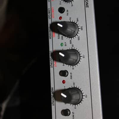 dbx 223xs Stereo 2-Way / Mono 3-Way Crossover (XLR) image 8