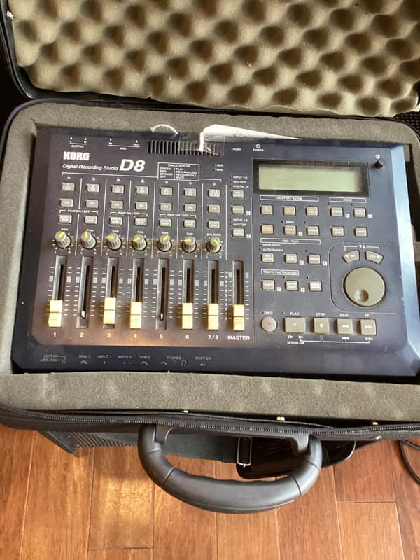 Korg D8 90’s - Black image 1