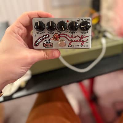 Zvex Vexter Series Instant Lo-Fi Junky Chorus/Vibrato with Graphic image 3