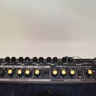 Roland KC-550 4-Channel 180-Watt 1x15" Keyboard Combo Amp image 6