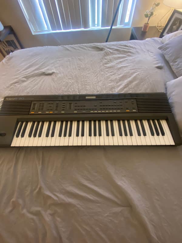 Roland E-20 intelligent Synthesizer 1988 Black image 1