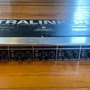 Behringer Ultralink Pro MX882 8-Channel Mixer / Splitter
