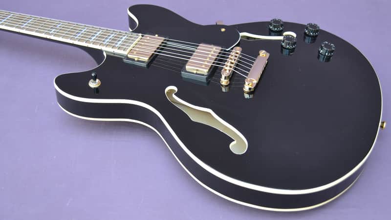 Peavey JF-1 EXP Hollowbody Electric Guitar in Black w/Maple Top