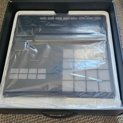 Native Instruments Maschine MKIII 2010s - Black image 3
