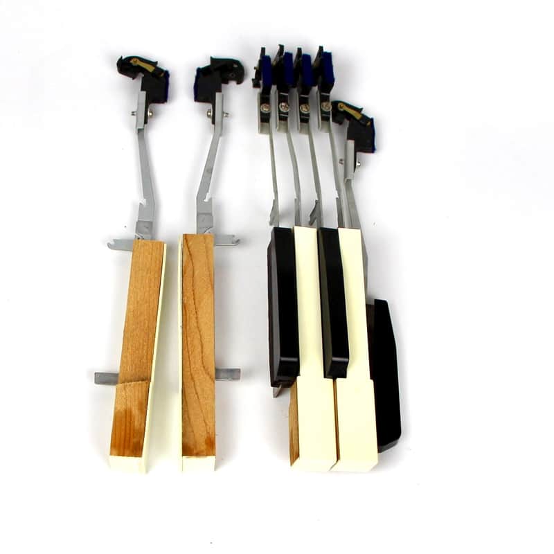 Weltmeister Claviset 200 - spare keys & plectrums - image 1