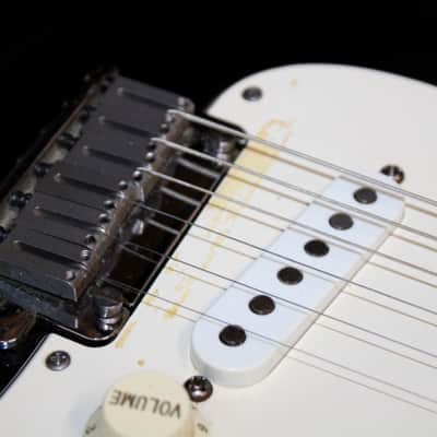Fender American Standard Stratocaster with Maple Fretboard 1995 - 2000 - Black image 10