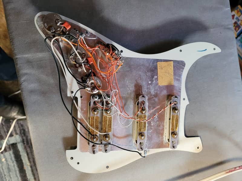 Fender Jeff Beck Stratocaster Lace Sensor Gold Pickups On Pickguard 1991 White image 1