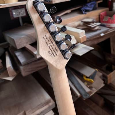 MaNo Guitars (The Iconic) image 10