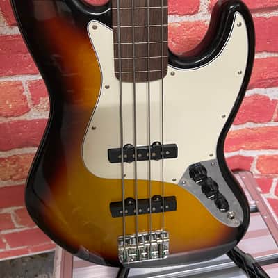Fender Standard Jazz Bass Fretless with Rosewood Fingerboard 1997 - 2008 - Brown Sunburst image 7