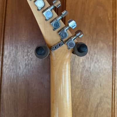 Washburn G-2V 1980s - Black w/Hard Shell Case image 7