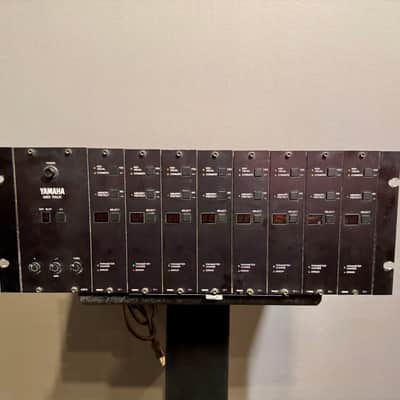 Yamaha TX816 FM Synthesizer Rack x8 TF1 (DX7) MIDI Modules