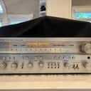 Pioneer SX-1050 120-Watt Stereo Solid-State Receiver 1976 - 1978 - Silver