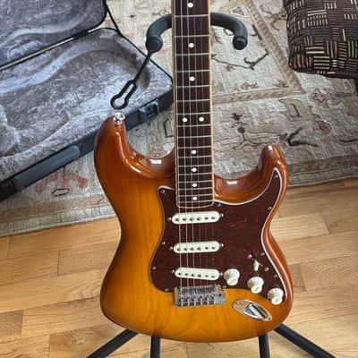 Fender Limited Edition Channel Bound American Professional Ash Stratocaster 2018 - Honeyburst image 2