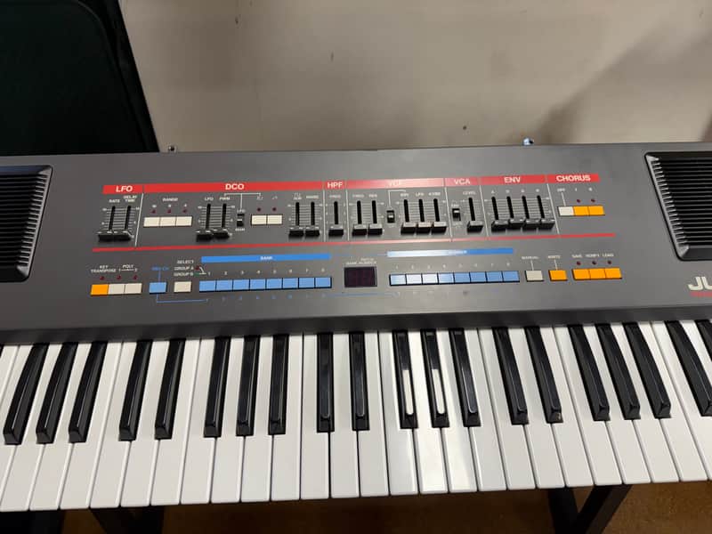 Roland Juno 106s 61-Key Programmable Polyphonic Synthesizer | Reverb