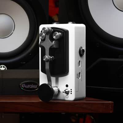 CopperSound Pedals Telegraph V2 Autostutter & Killswitch Alpine White image 3