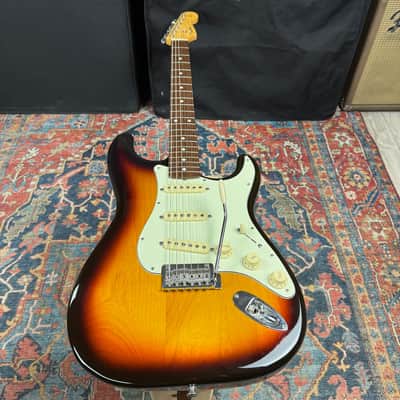 Fender Hybrid 60's Stratocaster w/USA Vintage '57-'62 Pickups - 2020 image 13