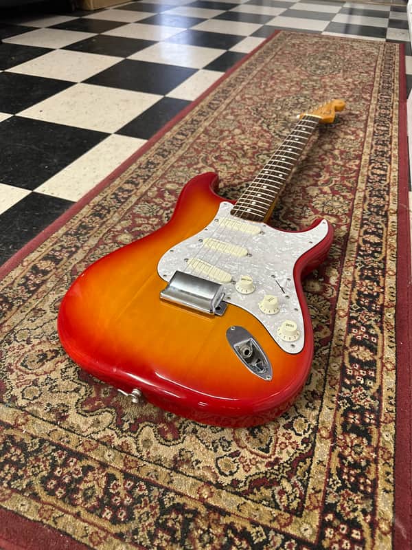 Fender ST-62 Stratocaster Reissue MIJ Cherry Burst image 1