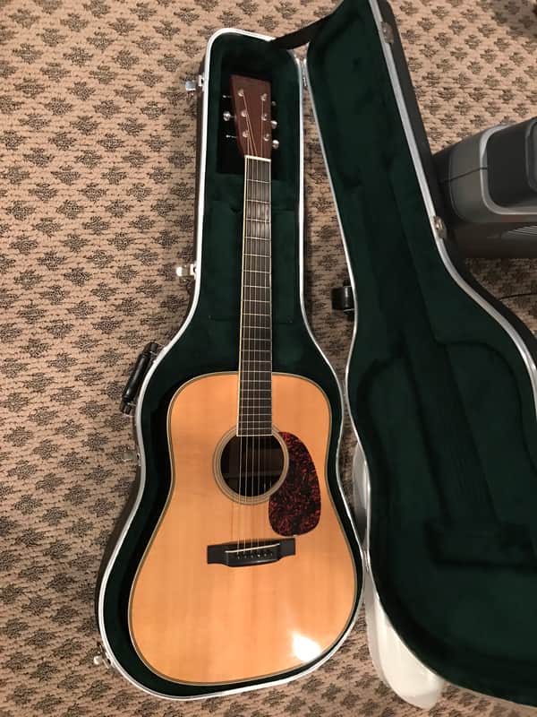 martin HD28V 2001 Gloss Natural image 1