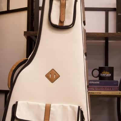 Used Gibson Custom Dreadnought Acoustic Guitar Case, Off-White image 3