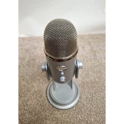 Blue Yeti - USB Microphone - Silver - Excellent image 9