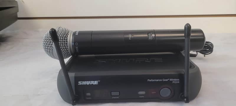 Shure PGXD4 Wireless Receiver (Band X8: 644 - 662 MHz) 2022 - Present - Black image 1