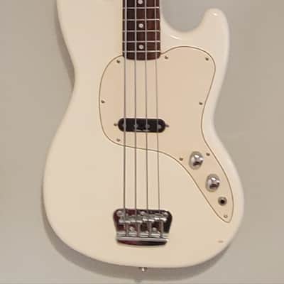 Squier Vista series musicmaster bass 96 - White