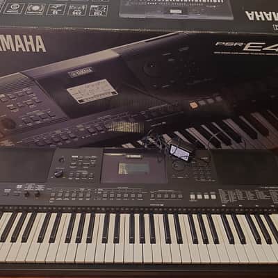 Yamaha PSR-E463 61-Key - Black