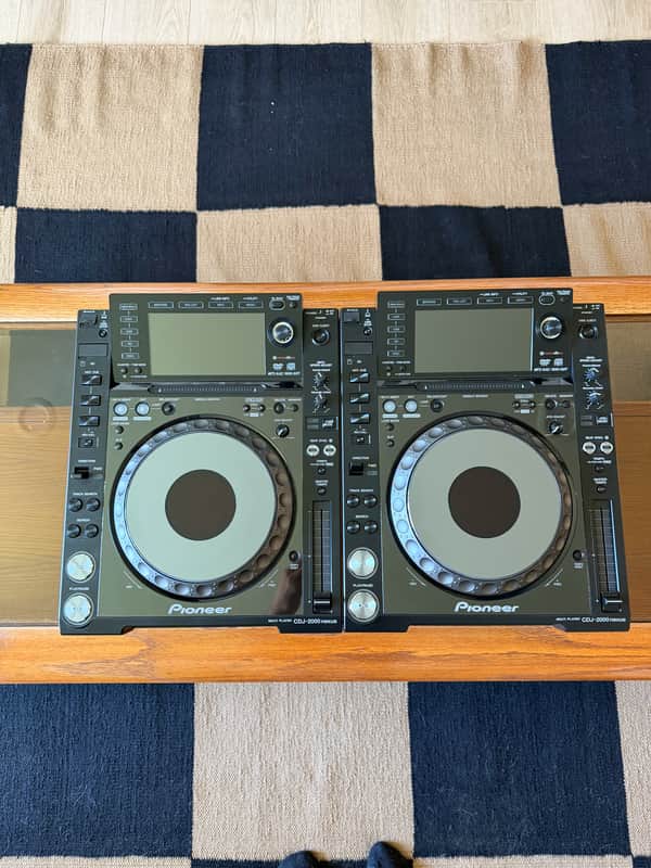 Pioneer CDJ-2000 Nexus