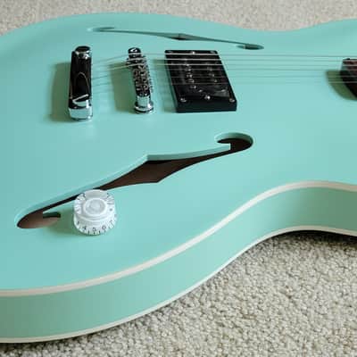 Fender Tom DeLonge Starcaster Electric Guitar, Surf Green, Hard Shell Case image 4