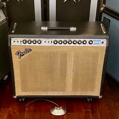 Fender Vibrosonic Reverb 2-Channel 100-Watt 1x15" Guitar Combo Silverface 1976 image 2