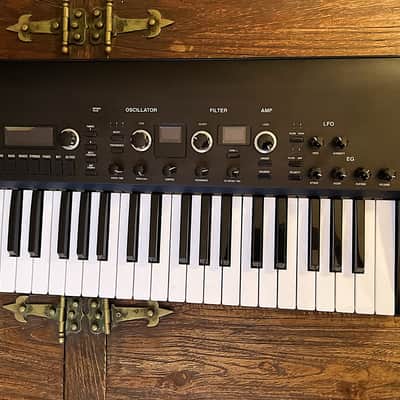 Korg KingKORG Limited Edition 61-Key Analog Modeling Synthesizer 2010s - Black image 12