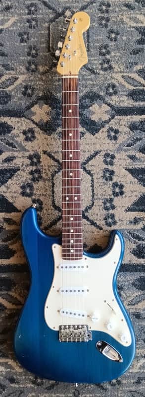 Fender Highway One Stratocaster with Rosewood Fretboard 2003 - Sapphire Blue Transparent image 1