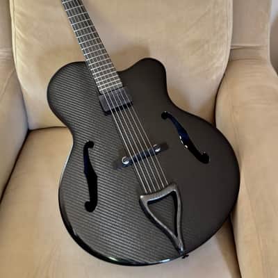 Emerald Kestrel 2019 - Carbon Fiber image 1