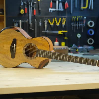 Batiksoul Guitars No.#126 - Parlour Crescentia Moon Flamed Mango ( Hybrid Bracing ) image 3