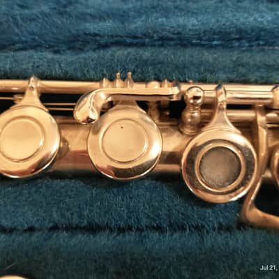 Yamaha YFL-22n flute - Silver-Plated image 13
