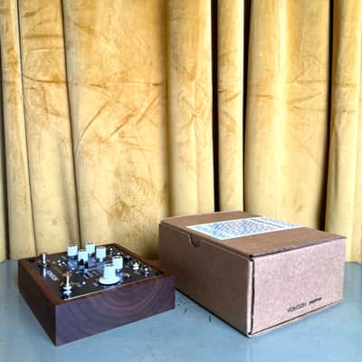 Vongon Polyphrase Stereo Echo Effect with infinite feedback loop image 2