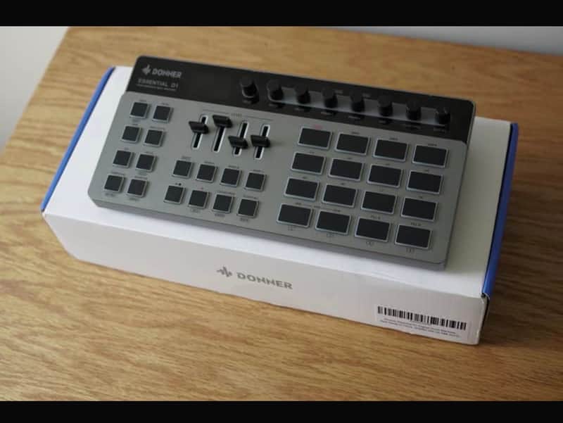 Donner D1 Drum Machine/Sampler w/Box image 1