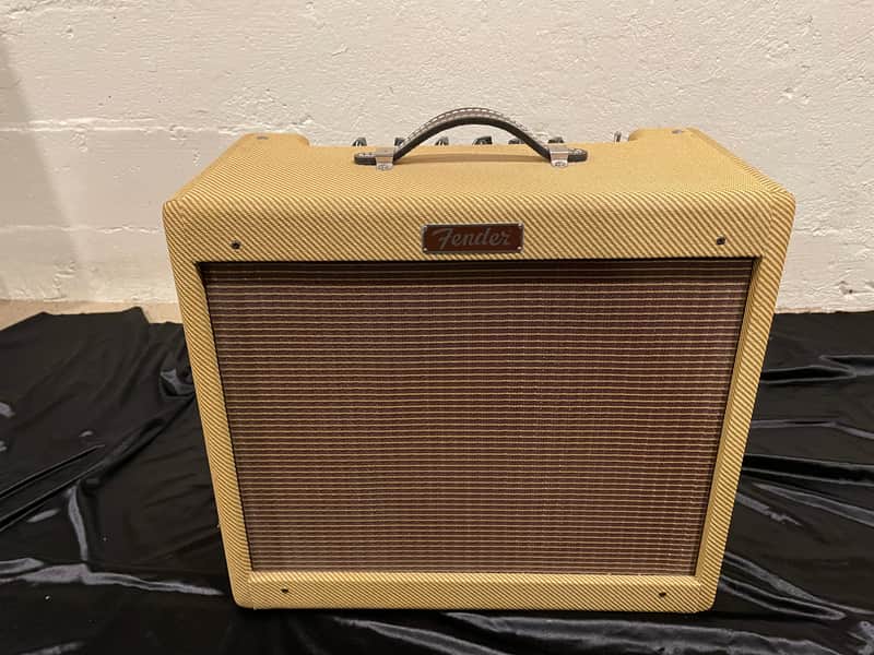 Fender Blues Junior Limited Edition Lacquered Tweed Type PR 295 15-Watt Tube Guitar Combo Amplifier image 1