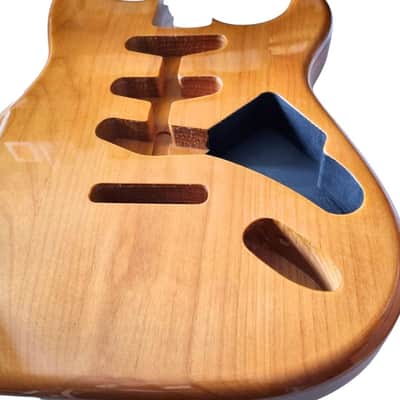 Stratocaster Body Alder 3Pcs, Natural Poly Gloss Finish image 3