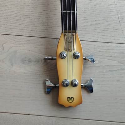 Hondo II Professional Longhorn Bass-Creme Burst image 6