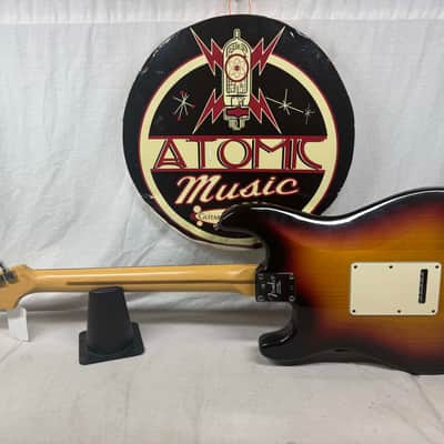 Fender American Stratocaster Guitar with Case 2000 - 3-Color Sunburst / Rosewood fingerboard image 8