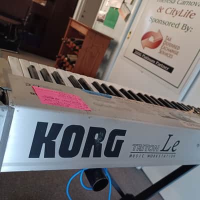 Korg Triton LE 61-Key 62-Voice Polyphonic Workstation 2000 - 2002 - Silver, includes SCUZZIE Drive interface ($125.00 option) image 9