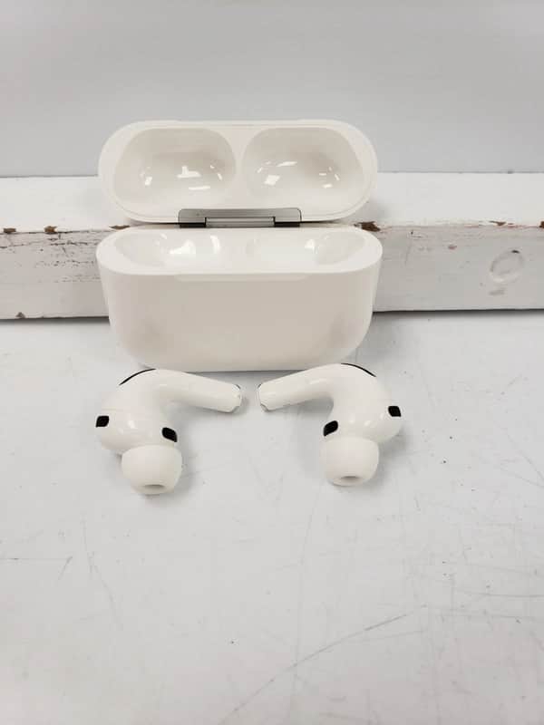 Apple AirPod Pro 3rd Gen image 1