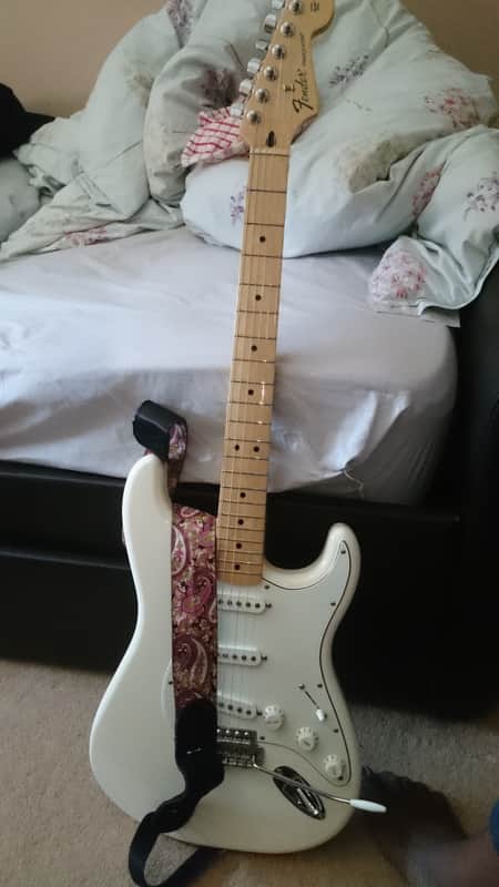 Fender Standard Stratocaster