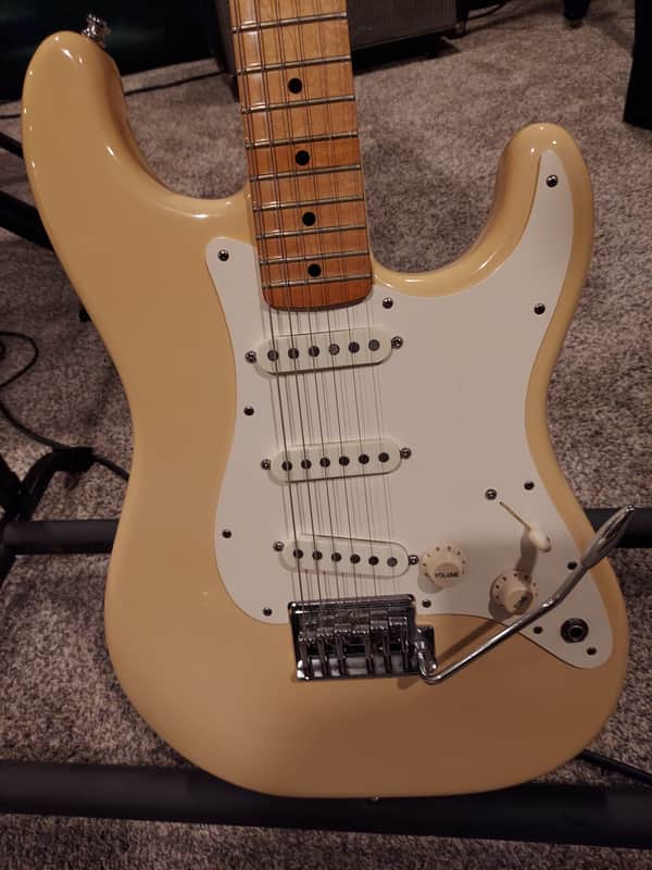 Fender Sratacaster 1983 - Blonde/yellow image 1