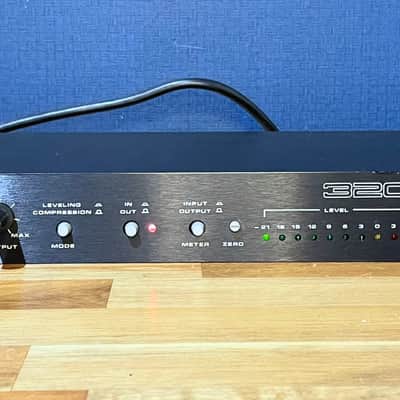 Rocktron 320 Rackmount Compressor & Limiter Noise Suppression, Dual Channel, USA