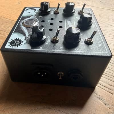 Arkham Oracle Tube Bass Preamp v2 w/ power supply and DI image 6