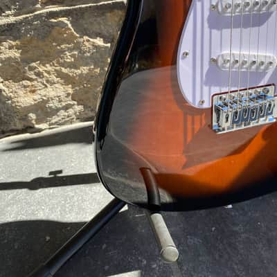 Squier Sonic Stratocaster - 2-Color Sunburst - Maple Neck - Excellent Condition image 5