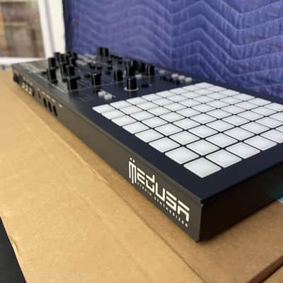 Polyend Dreadbox Medusa Hybrid Synthesizer 2018 - 2021 - Black image 6