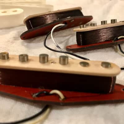 1982 Fender Red Bobbin 57/62 Stratocaster Pickup Set Vintage image 3